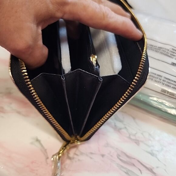 BCBG Generation ALLISON WALLET / Wristlet Gold NWT - Picture 5 of 9